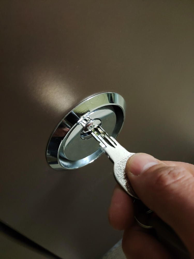 כספת עם מפתח מחיר